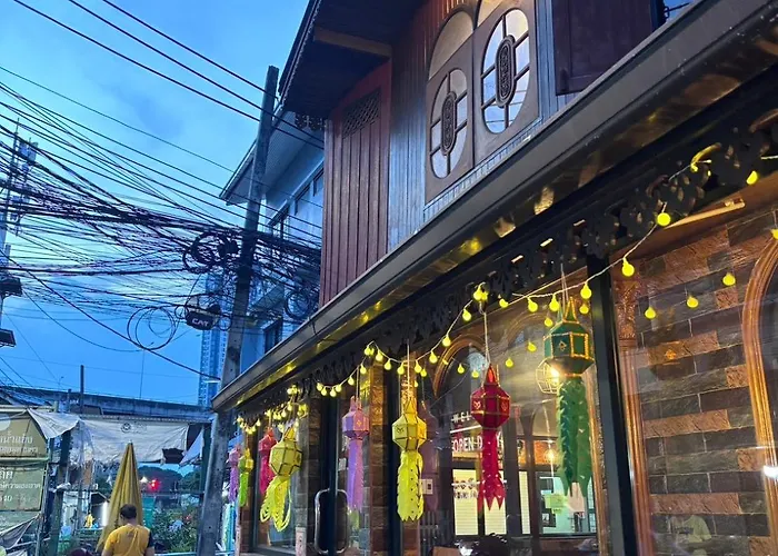 Sukhum Ban Songthai 방콕